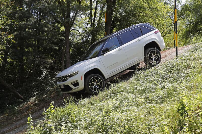 Jeep Grand Cherokee 4xe: guarda tutte le foto 9