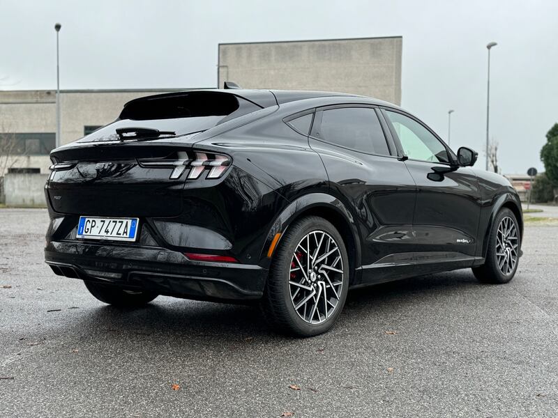 Ford Mach-E GT 2024: guarda il VIDEO in pillole del SUV sportivo elettrico 11