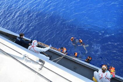 Naufragio a largo della Libia: a bordo 500 persone 5