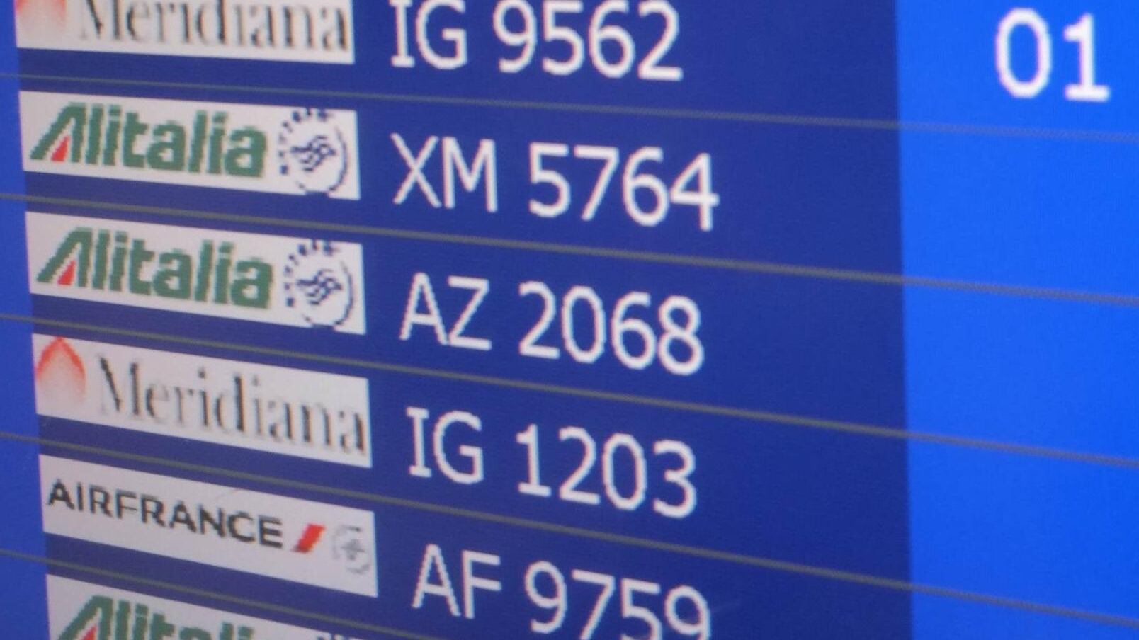 Aeroporti bloccati dallo sciopero Sea, cancellati 160 voli