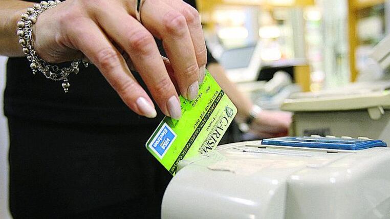 Bufera sui Pos, irregolare un negozio su due
