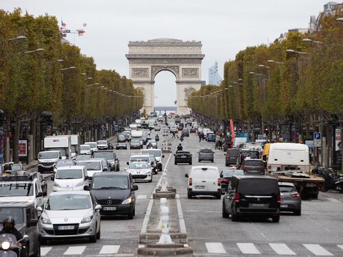 Francia in ginocchio