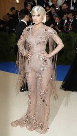 Kylie Jenner, seno in mostra su Instagram 25