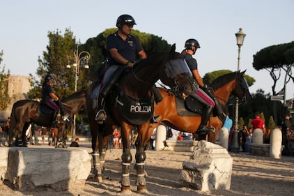 Roma, dopo lo sgombero i rifugiati di nuovo in piazza 10