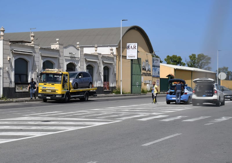 Catania, investe la moglie e uccide l'amica di lei: le immagini 6