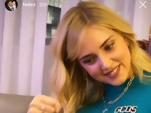 Chiara Ferragni balla con Leone, ma Fedez fa dell'ironia per un gesto