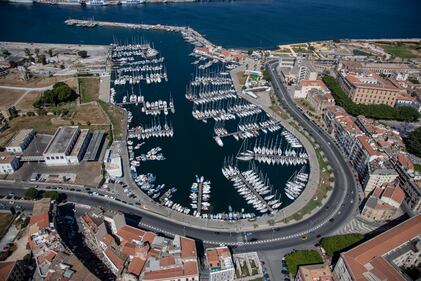 Il reparto volo della Guardia di Finanza: l'occhio che vigila sulle coste italiane 16