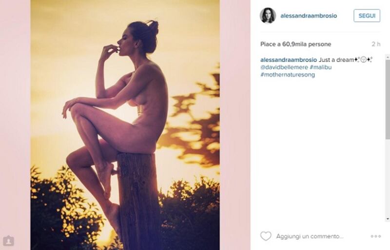 Alessandra Ambrosio, scatti bollenti a Malibu su Instagram: foto 2
