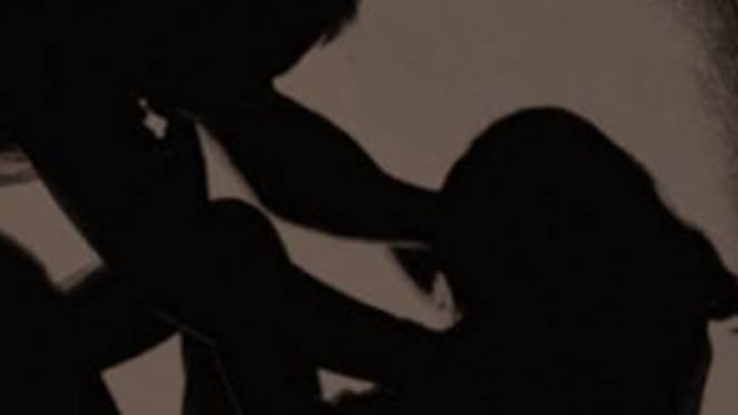 Bastonato e soffocato da due donne che confessano: "Ci siamo difese"