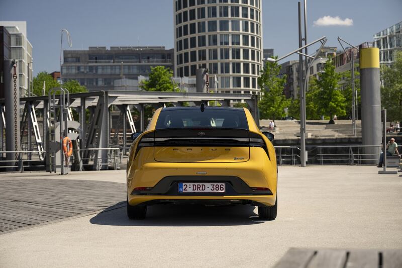 Toyota Prius Plug-In 2023: guarda tutte le foto 4