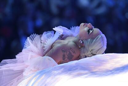 Lady Gaga sexy ai Grammy 2018 1