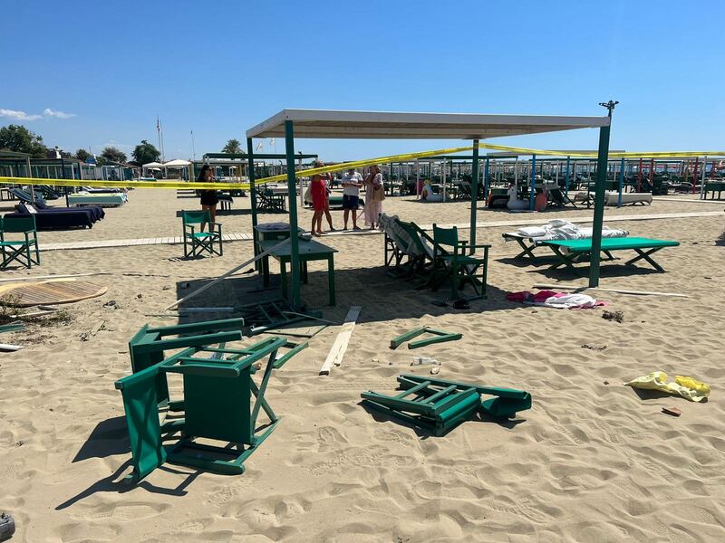 Suv sulla spiaggia a folle velocità: l'incidente a Forte dei Marmi 7