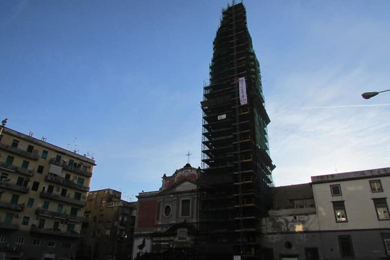 Napoli, licenziati Fca protestano sul campanile del Carmine 6