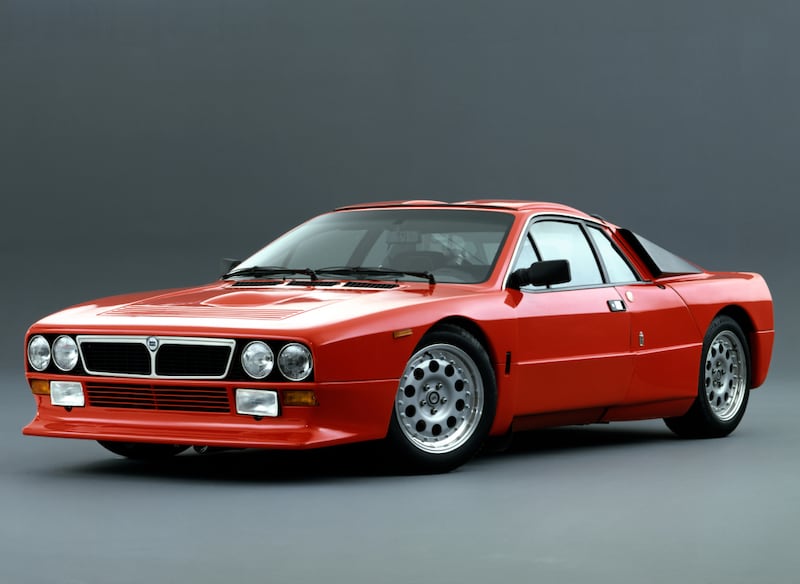 La versione stradale della Lancia 037, prodotta in 200 esemplari per ottenere l'omologazione FIA