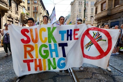 I cartelli choc al Gay Pride 5