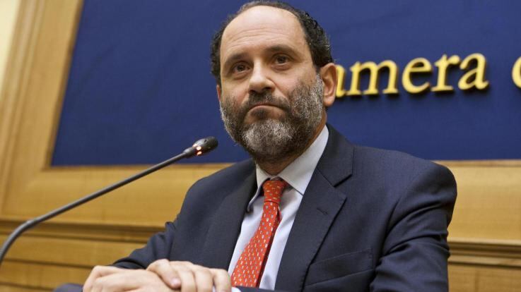 La giravolta di Ingroia: ora sfida i pm dell'antimafia