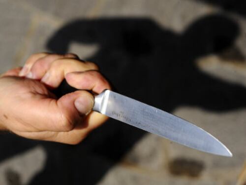 Seregno, accoltella la moglie e la lascia morire accanto al figlio