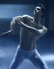 Roberto Bolle incanta l'Ariston 2