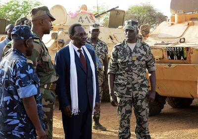 Mali, il presidente visita le truppe 1