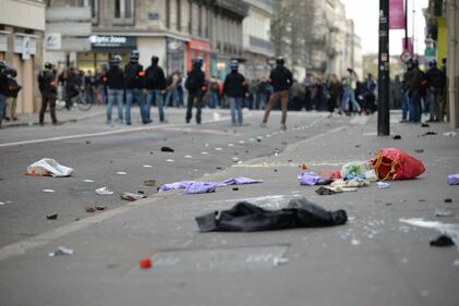 Scontri tra polizia e manifestanti anti Le Pen: numerosi feriti 9