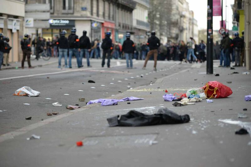Scontri tra polizia e manifestanti anti Le Pen: numerosi feriti 9