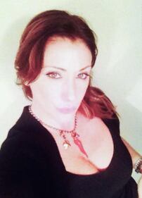 Sabrina Salerno: bomba sexy nei selfie su Facebook 12