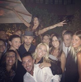 La Canalis compie 35 anni e festeggia! 6