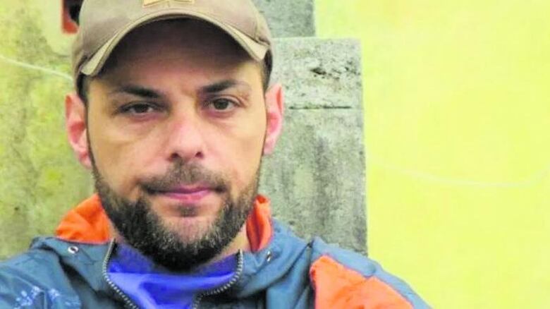 Morto al concerto dei Subsonica: un fermo. "Era sulle scale, fatale un pugno alla testa"