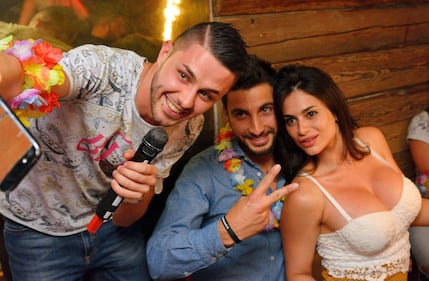 Cristina Del Basso, seno esplosivo in un selfie 2