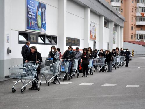 Le aziende alimentari: "Abbiamo scorte per un mese"