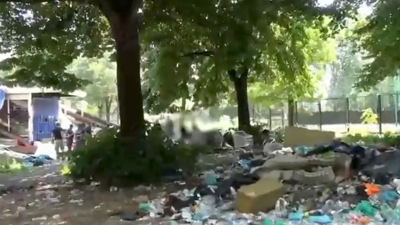Maxi blitz con cani e droni nel fortino dello spaccio di Torino: 11 arresti. "Sequestrate 21mila pastiglie di droga dei poveri"