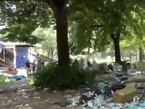 Maxi blitz con cani e droni nel fortino dello spaccio di Torino: 11 arresti. "Sequestrate 21mila pastiglie di droga dei poveri"
