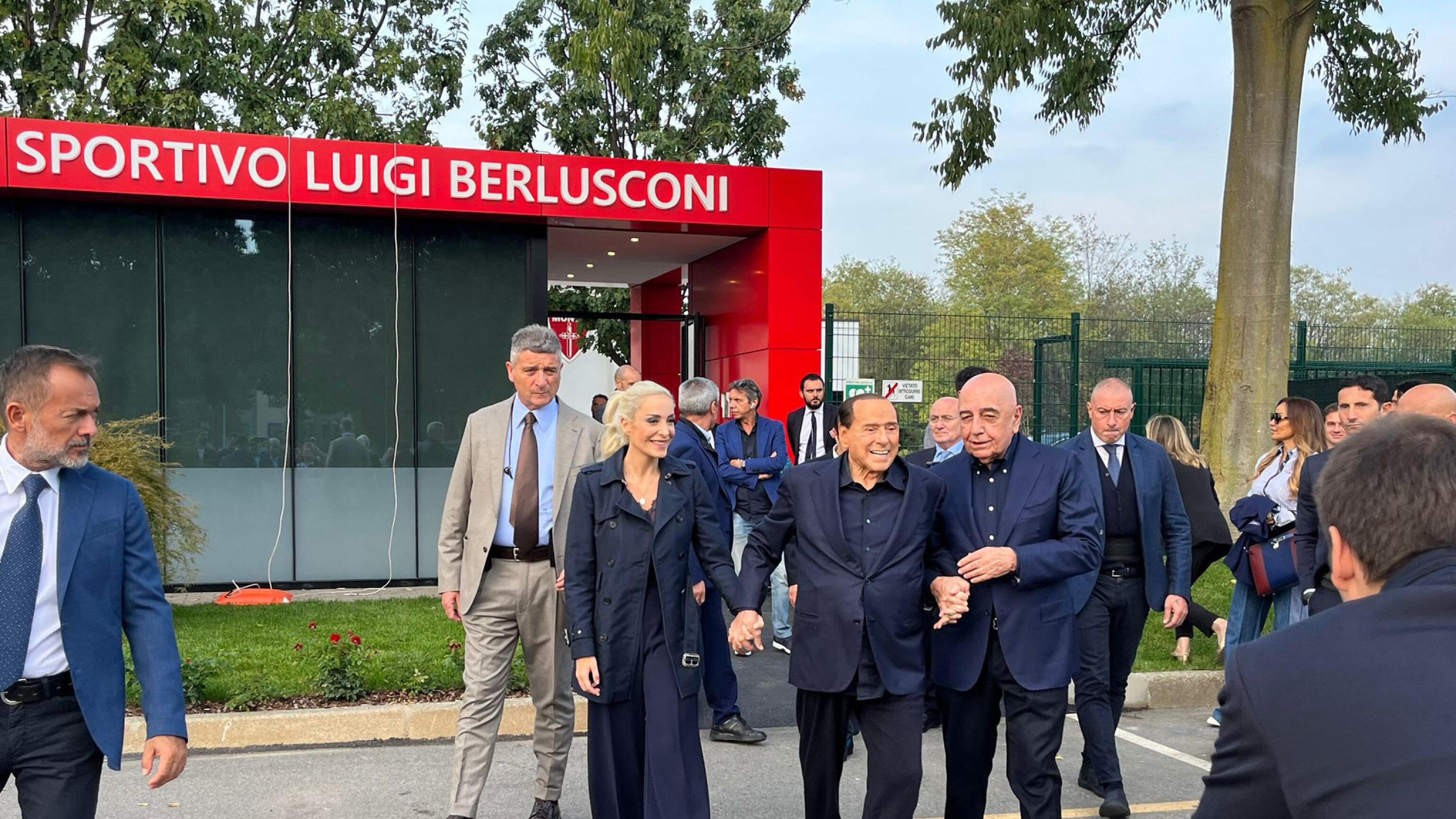 ”È stato un grande padre": l'omaggio del Cav a Luigi Berlusconi al centro sportivo del Monza