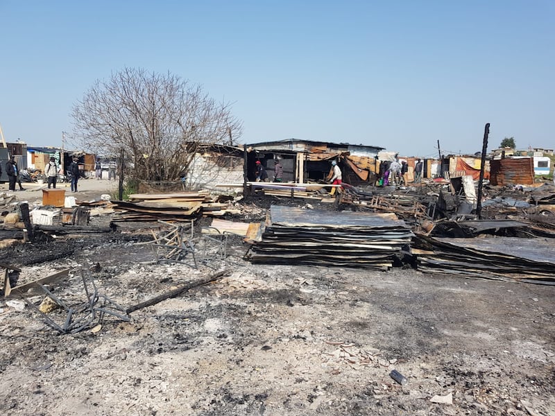 Borgo Mezzanone, la baraccopoli dopo l'incendio 1