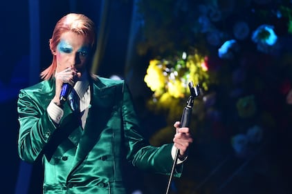 Sanremo, Achille Lauro omaggia David Bowie per cantare Mia Martini 2