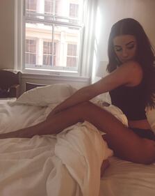 Lingerie hot per le star a Natale 4