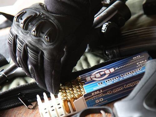 I cittadini francesi si armano e vanno a combattere l'Isis