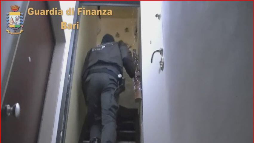 Traffico di armi e droga: sgominata organizzazione criminale italo-albanese