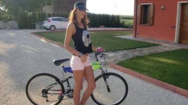 Accende il fuoco per preparare il caffè. Resta uccisa nell'esplosione della casa
