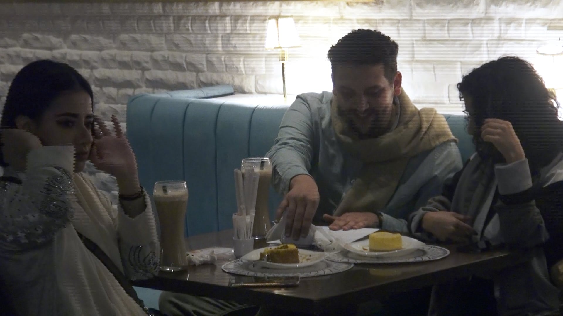 Bar, musica e niente velo. La movida nascosta a Riad