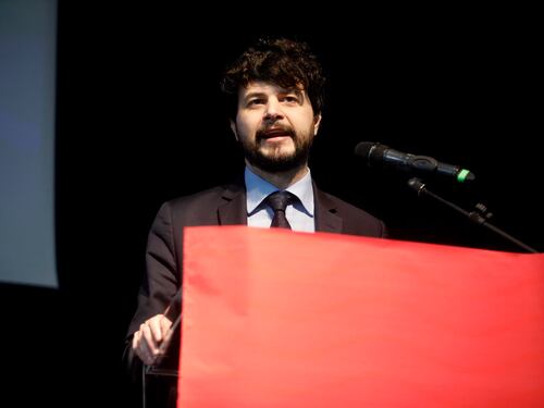 Pd spaccato sull'Ucraina nella Nato: caos al parlamento Ue