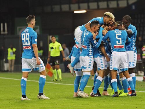 Il Napoli vince 3-0 contro l'Udinese: azzurri a meno quattro dalla Juventus