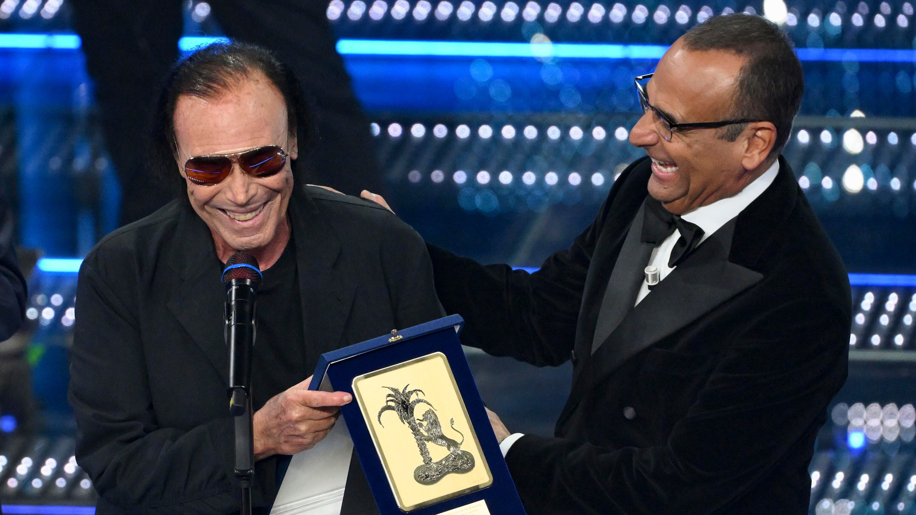 Sanremo, standing ovation per Antonello Venditti: "Premio alla carriera"