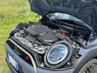 MINI Cabrio 2025: guarda la gallery della nuova decappottabile da città 12