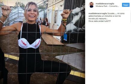 Maddalena Corvaglia in reggiseno da Vasco 2