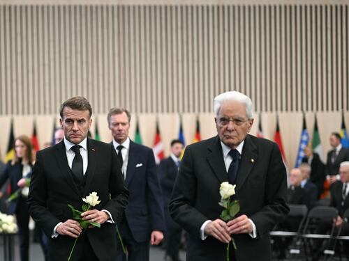 Messa a Roma. Rito in Svizzera con Mattarella