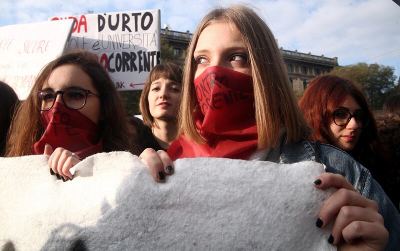 La manifestazione di Milano: "Uccidere Salvini non è reato" 6