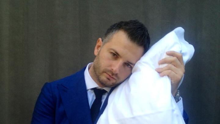 Michele Cascavilla, giovane milanese e re delle lenzuola: "Veglio io su vostri sogni"
