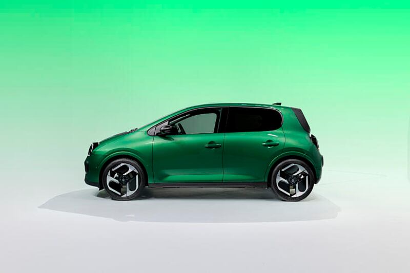 Nuova Renault Twingo E-Tech: guarda la gallery 16