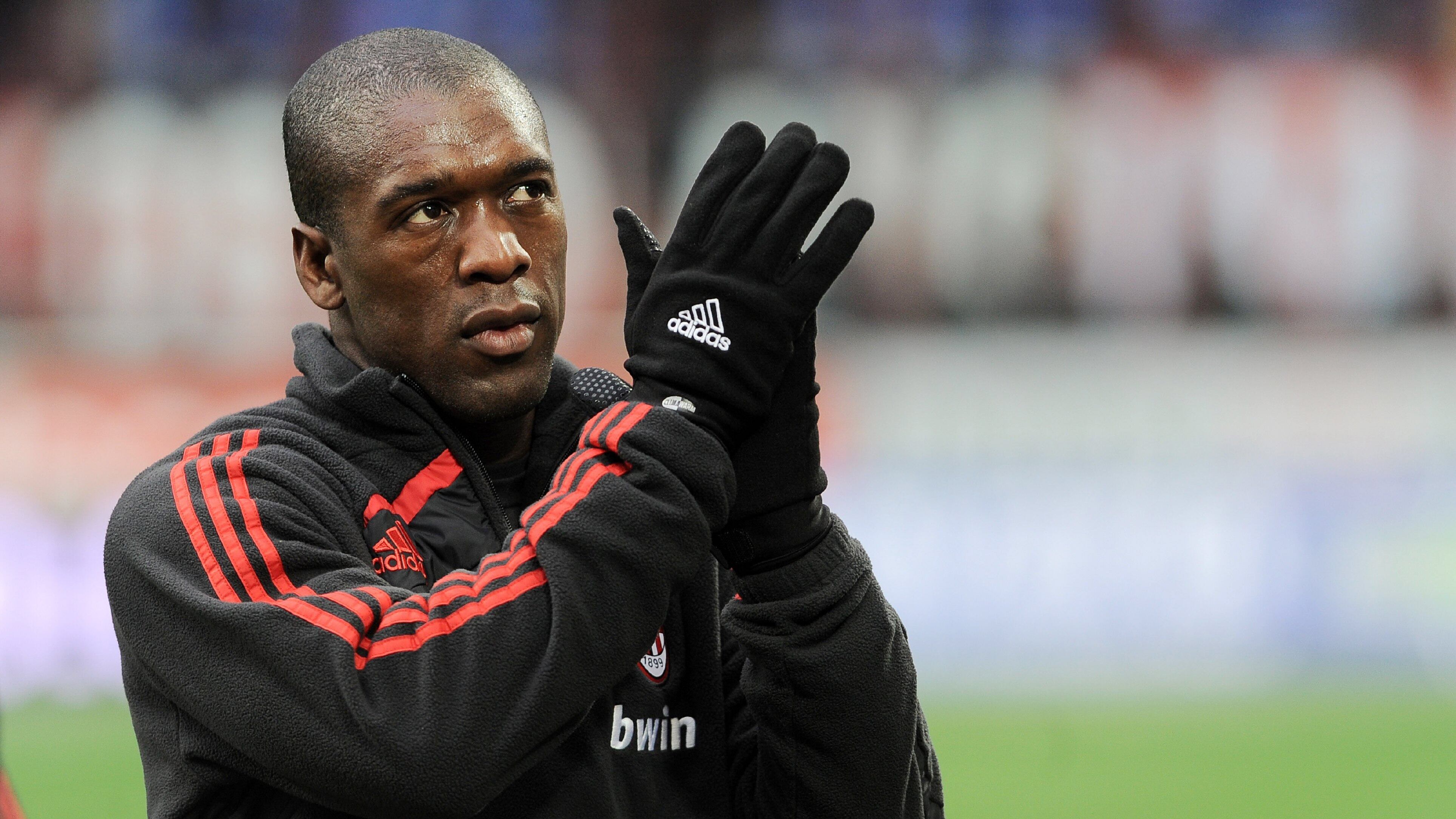 Seedorf è già in volo per il Milan: «A Berlusconi non potevo dire no»